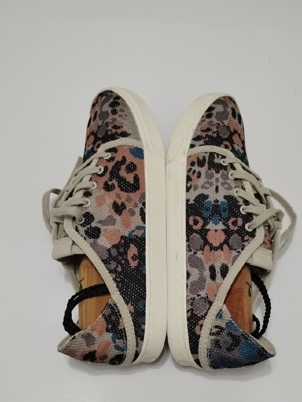 Olukai Pehuea Li Sneakers W10 - Picture 4 of 11